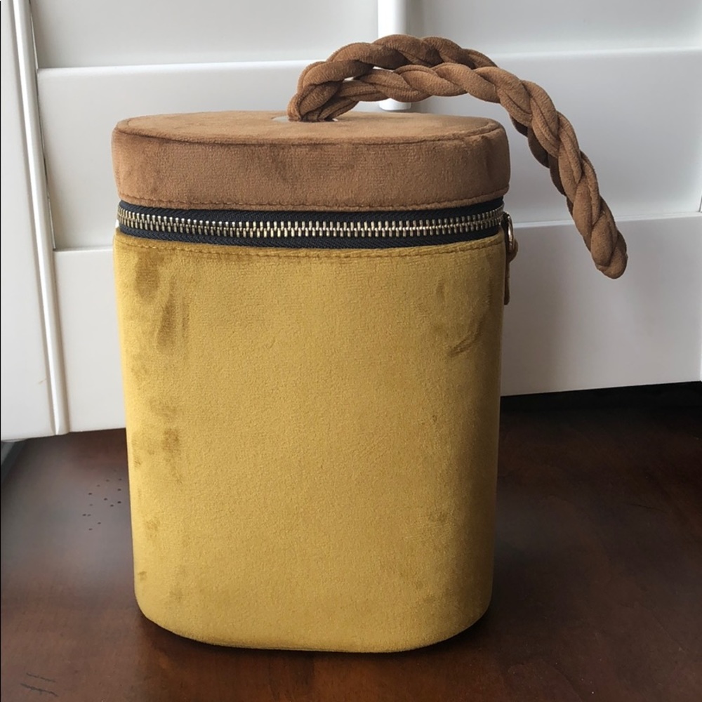 🆕 Suede Wristlet Crossbody Structured Bucket Bag